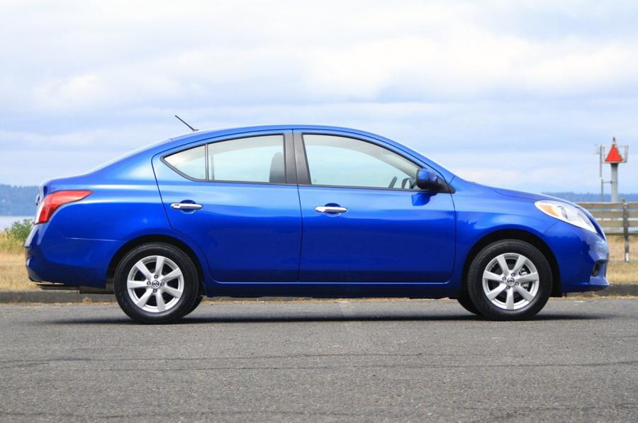  Nissan Versa 2012 года  (фото 48 из 111)